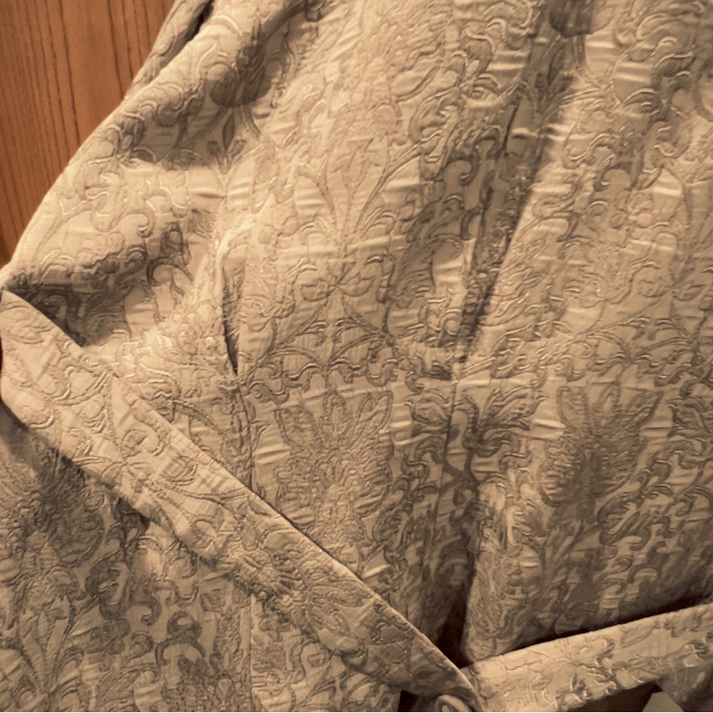Brocade jacket. - Picture 8 of 8